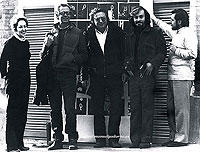 En Ambr&oacute;s 8, Madrid, sede de Taller Ediciones JB: Josefina Betancor, Mart&iacute;n Chirino, Manuel Padorno, Jos&eacute; Antonio Ruiz Anch&iacute;a y Jos&eacute; Leyva, 1973.