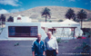Manuel y C&eacute;sar Manrique en Har&iacute;a, Lanzarote.